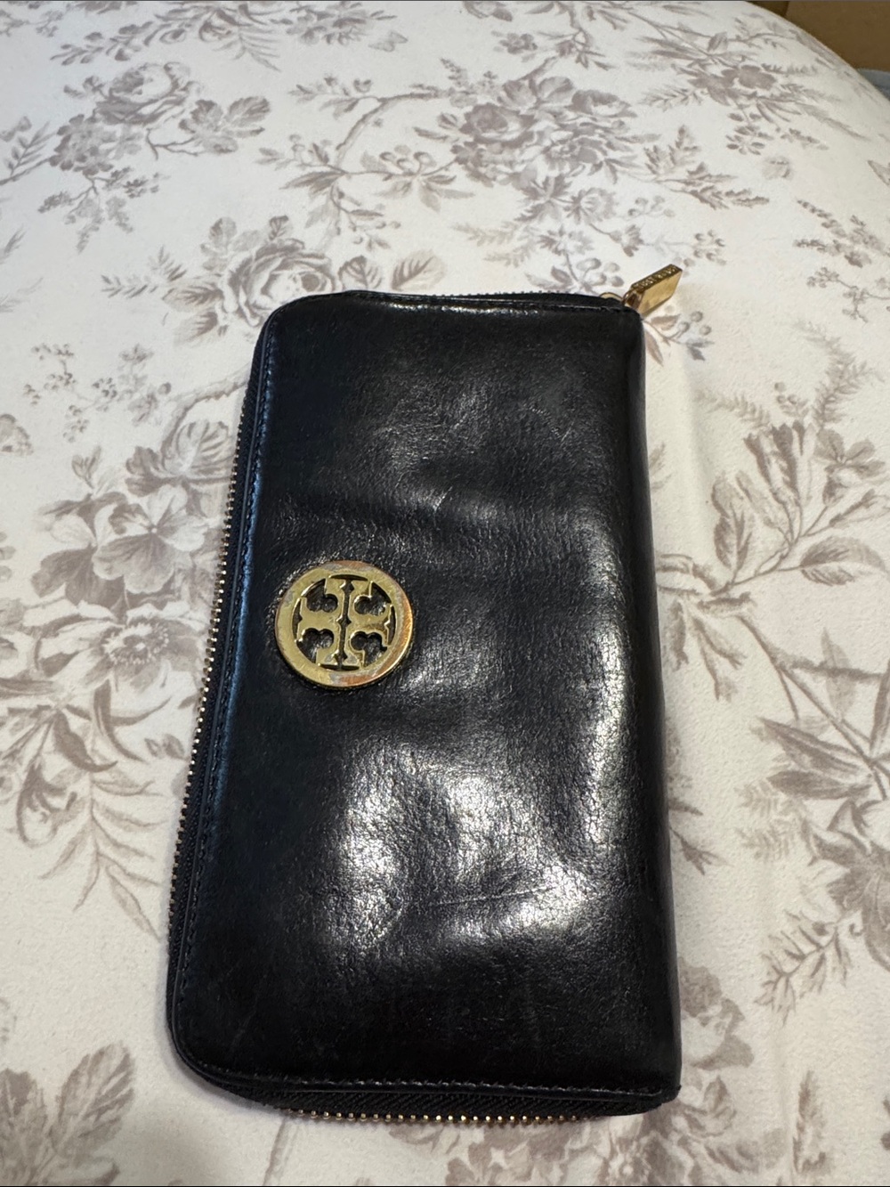 Tory Burch Black Leather Zip Wallet with Gold Logo